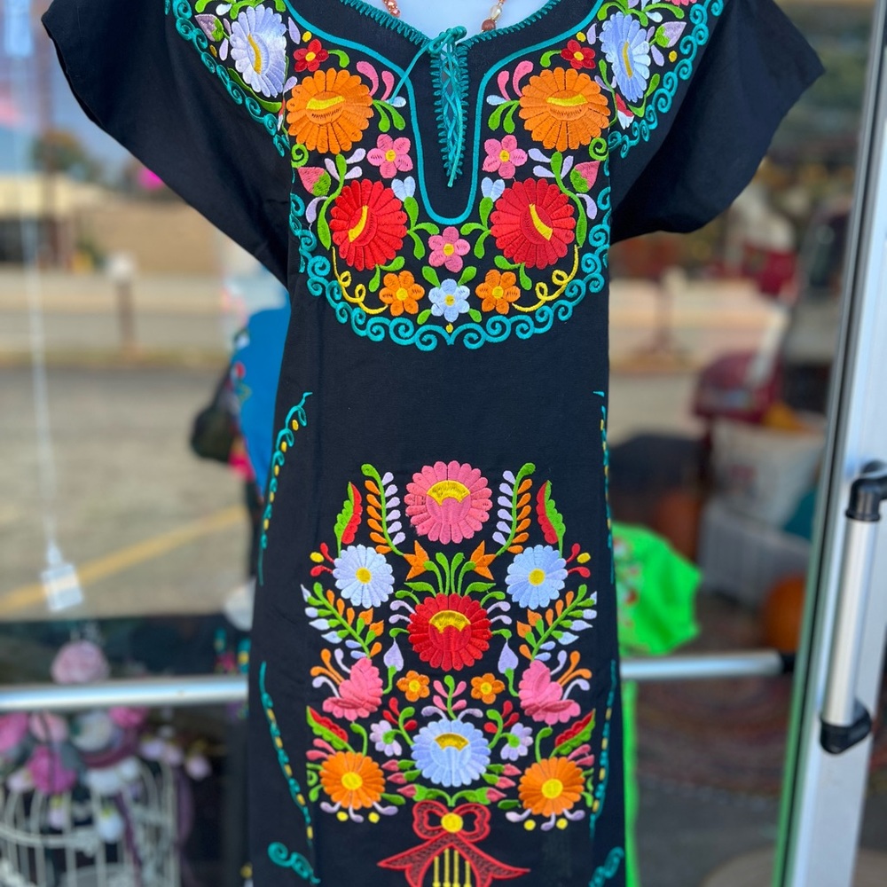 Elegant Black Midi Dress with Colorful Floral Embroidery